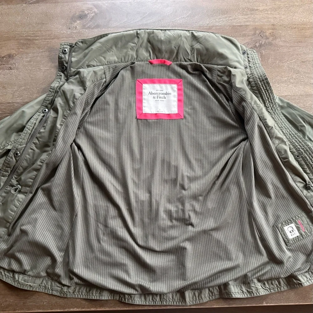 ✝️ A&F | LIKE NEW • Army Green Lightweight Jacket - Picture 4 of 12